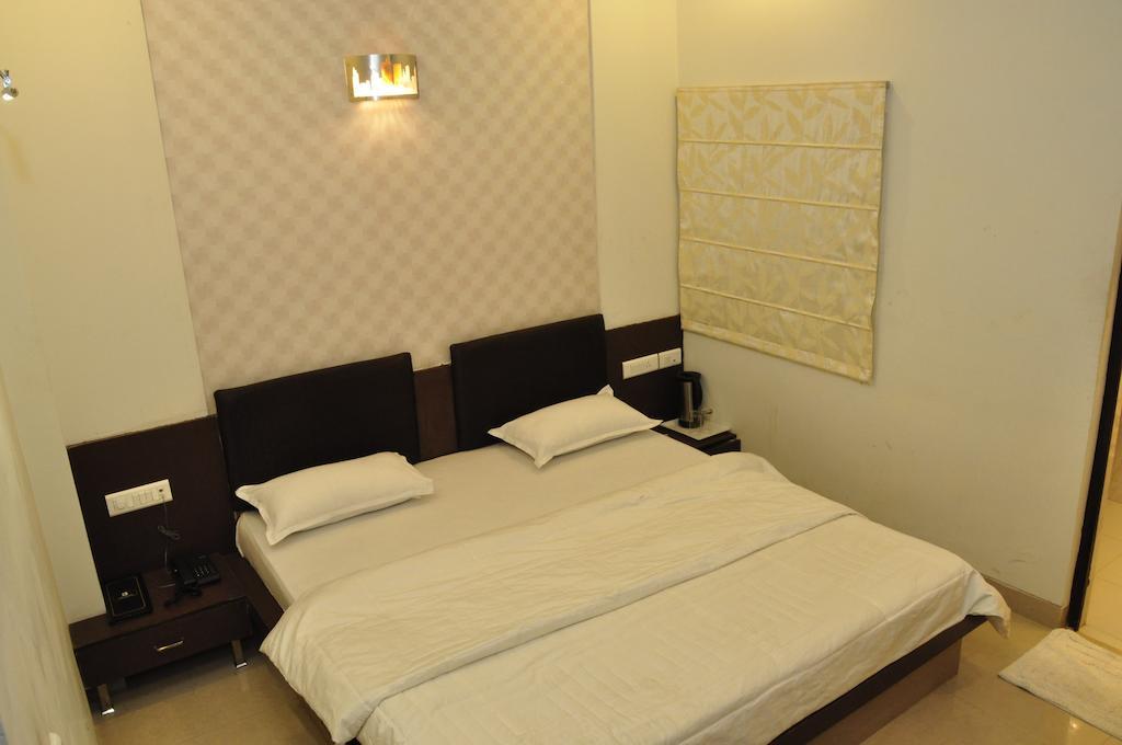 Hotel The Kamta Агра Екстер'єр фото