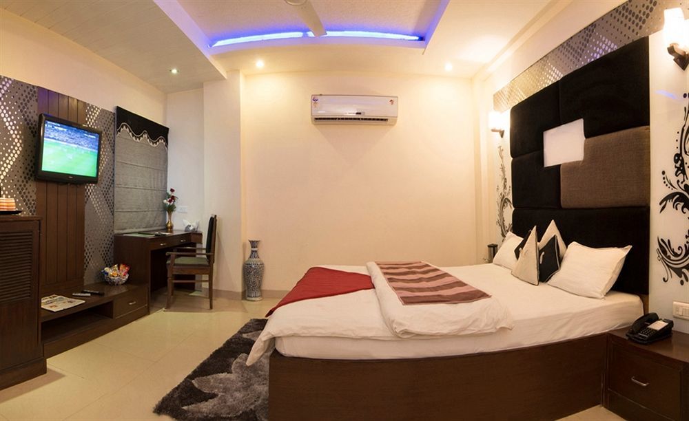 Hotel The Kamta Агра Екстер'єр фото
