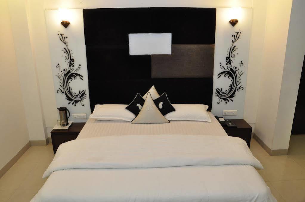 Hotel The Kamta Агра Екстер'єр фото